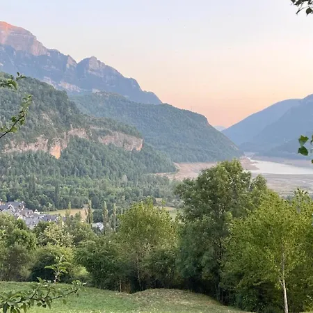 Atico De Lujo En El Pirineo Apartment El Pueyo de Jaca
